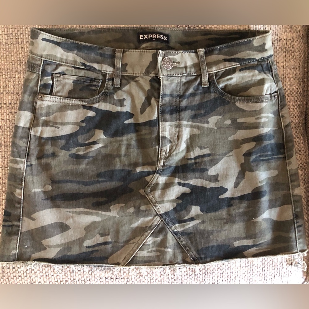 Express Camo skirt